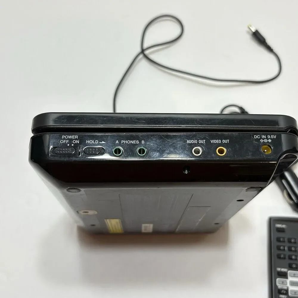 Sony DVP-FX730 Portable DVD Player (7